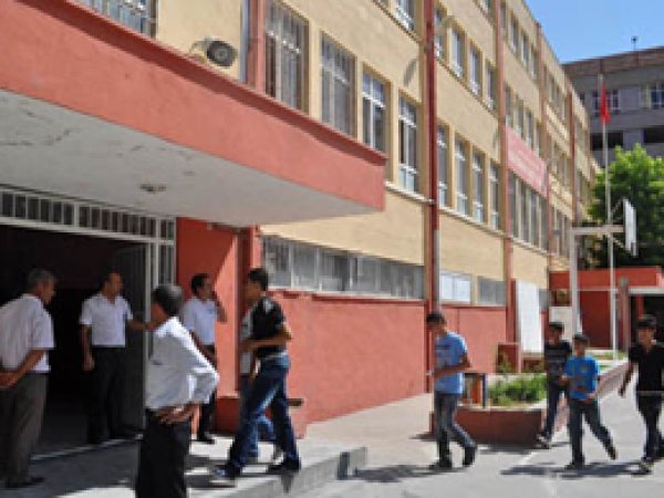 8. Sınıflar Bugün SBS'ye Giriyor