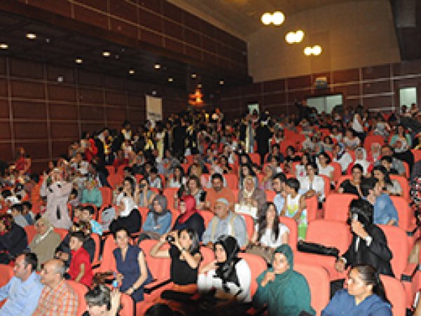 Diyarbakır Meslek Yüksekokulu 120 Mezun Verdi