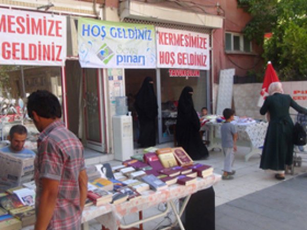Siirt Sevgi Pınarı Derneği'nden Kermes