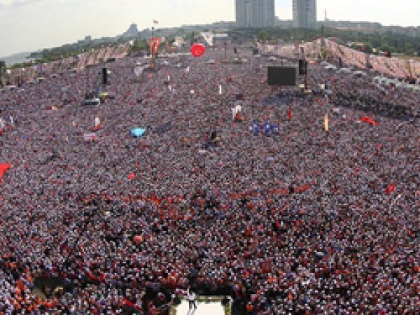Mîtînga Kazliçeşme a Akpê