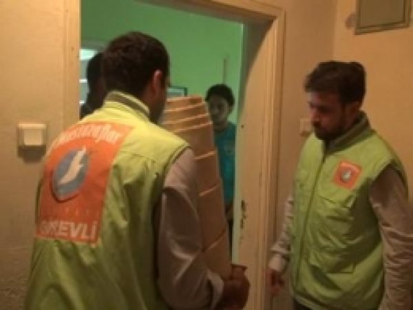 Mersin'deki Suriyeliler Yardım Bekliyor