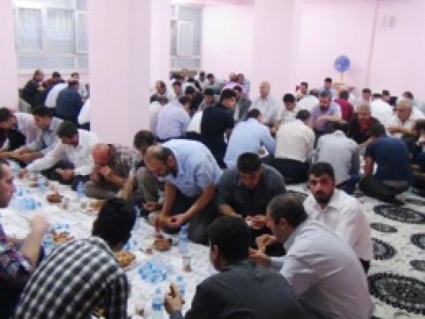 Best-Der Esnaf ve Halkla İftarda Buluştu