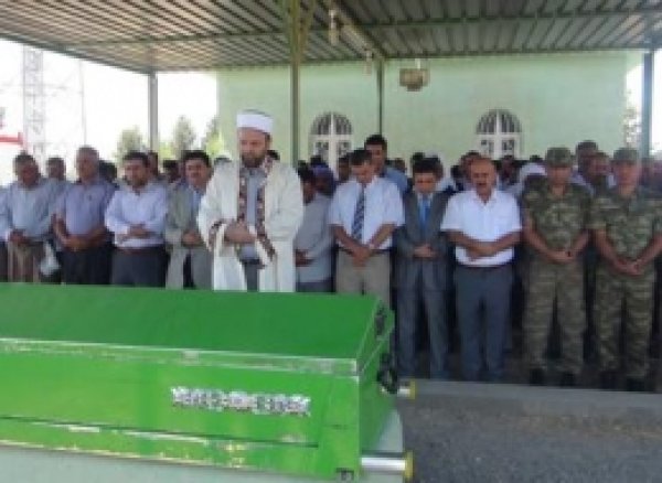 Muhsin Ertuğrul Defnedildi