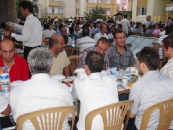 "Hayatı Şekillendirmeyen Din Ölüdür"