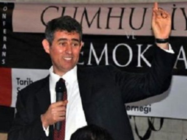 Barolar Birliği Başkanı'ndan Başörtülü Bayana Hakaret