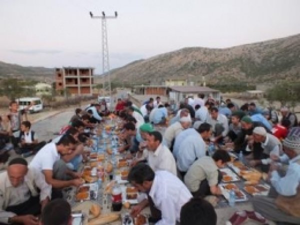 Hani İrşad-Der'den İftar Yemeği