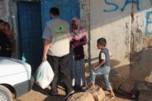 IHO-EBRAR Kızıltepe'de Muhtaçlara Yardımda Bulundu