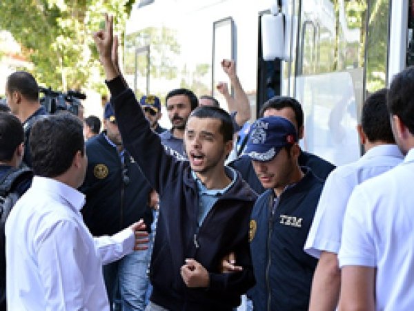 Gezi Parkı Eylemcilerine Baskın: 6 Gözaltı