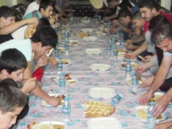 Kozluk İlim-Der'den Öğrencilere İftar 
