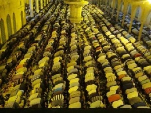 Kadir Gecesi Dualarla İhya Edildi
