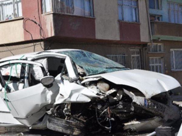 Afyonkarahisar'da Trafik Kazası: 2 Ölü