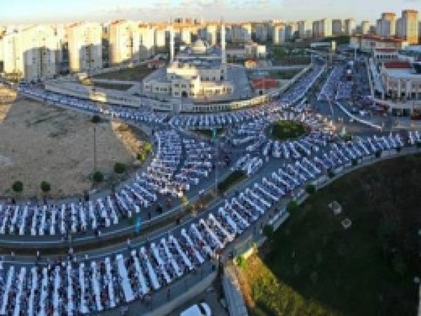 15 Bin Kişi Aynı Sofrada Buluştu