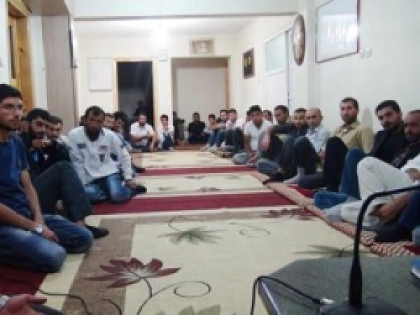 Kar-Der'den Gençlere İftar Yemeği