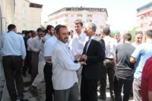 Bingöl Peygamber Sevdalılarından Kitlesel Bayramlaşma