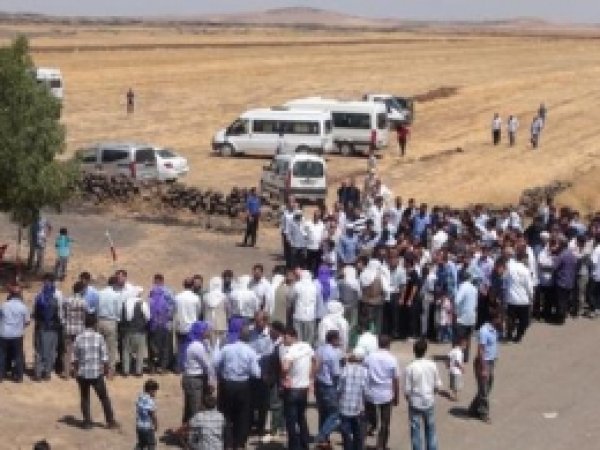 'Karacadağ Şehitliği' Ziyaretçi Akınına Uğradı