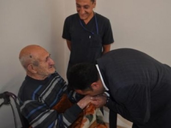 Bayram'da Yaşlılar Ve Engelliler Unutulmadı