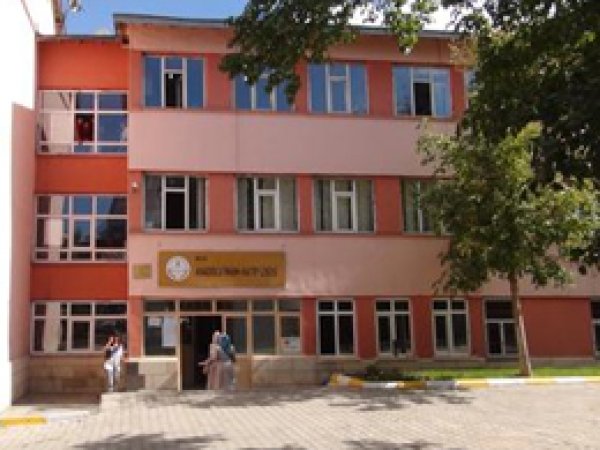 Muş'ta Imam Hatip Lisesi'ne Yoğun İlgi