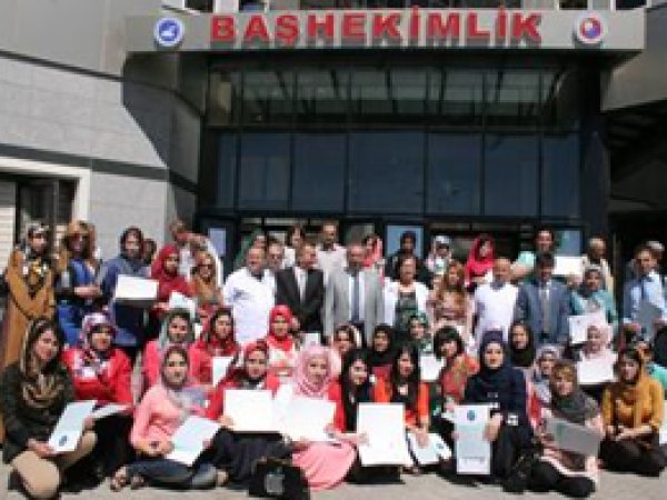 Güney Kürdistanlı Hemşireler Sertifika Aldı