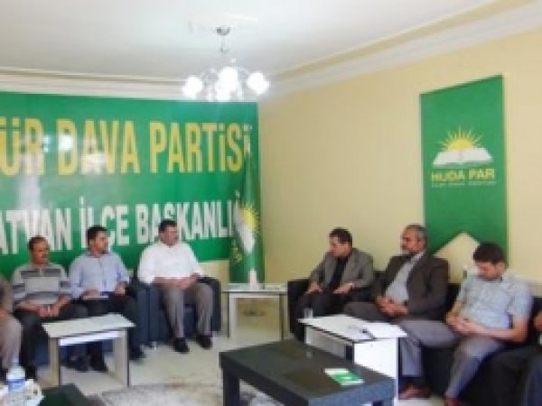 Bitlis'te Hür Dava Partisi Bilgilendirme Toplantısı Yaptı