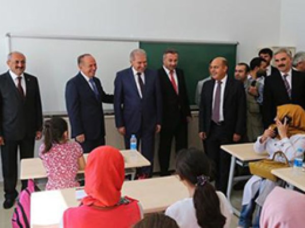 Türkiye'nin En Büyük İmam Hatip Lisesi Başakşehir'de Açıldı
