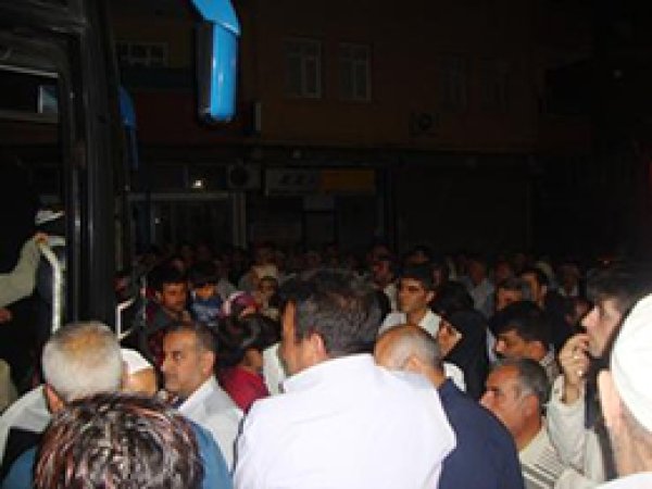 Kahta Hacılarını Uğurladı