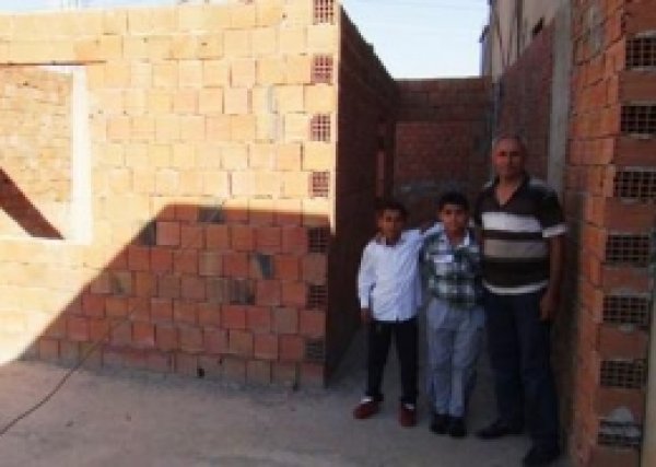 Engelli Vatandaş Yarım Kalan Evi İçin Yardım Bekliyor