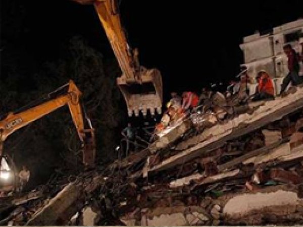 Hindistan’da İnşaat Halindeki Bina Çöktü: 14 Ölü
