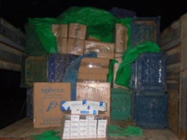 Tarsus'ta 25 Bin Paket Kaçağı Sigara Ele Geçirildi 