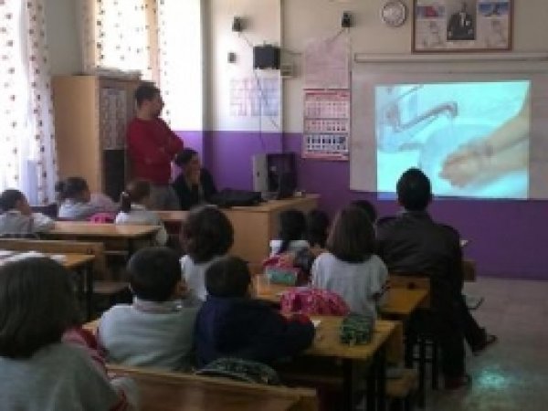 Öğrencilere Hijyen Dersi 