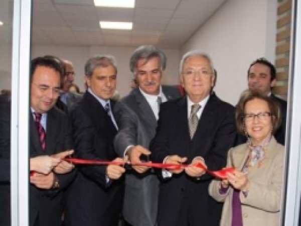 DEÜ Hastanesi Göz Hastalıkları Polikliniği Yenilendi  