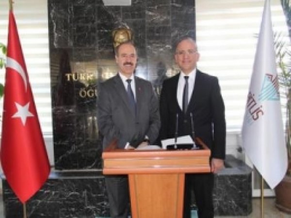 Muş Valisi, Bitlis Valisini Ziyaret Etti 