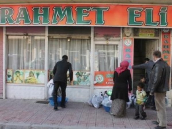Suriye ve Afgan Mültecilere Rahmet Eli Uzandı 