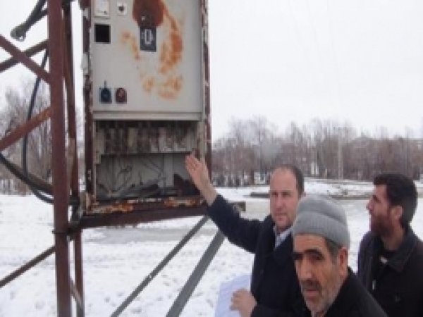 Elektrik Trafosu, Görenleri Dehşete Düşürüyor 