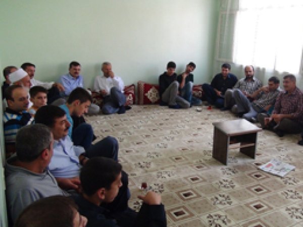 Nusaybin Düşünce-Der'de Bayramlaşma 