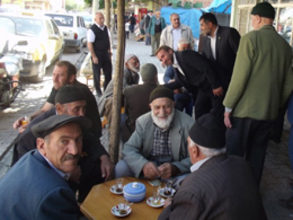 HÜDA PAR Kovancılar'da Halkla Bayramlaştı 