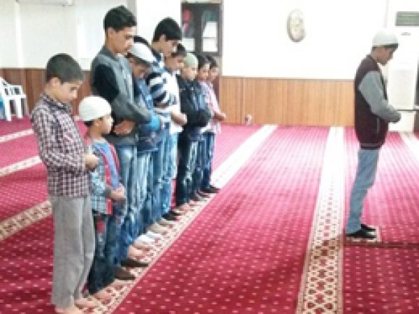 Küçüklerin Namaz Sevinci 