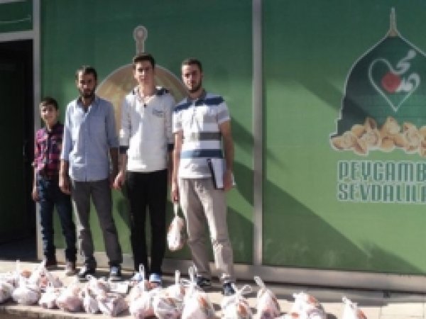 Aksa-Der İhtiyaç Sahiplerine Et Yardımı