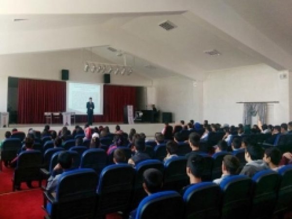 Batman'da Aile İçi İletişim Semineri Verildi 