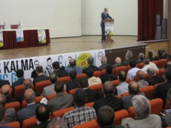 'Peygambere ve Kur'ana Sahip Çıkalım'