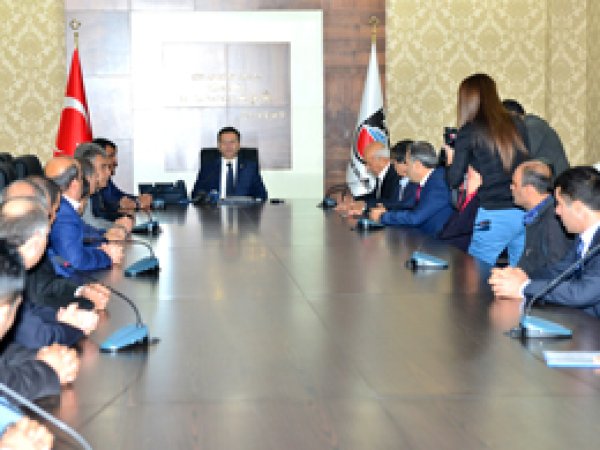 DESOB'dan Vali Aksoy'a  'Hayırlı Olsun' Ziyareti       