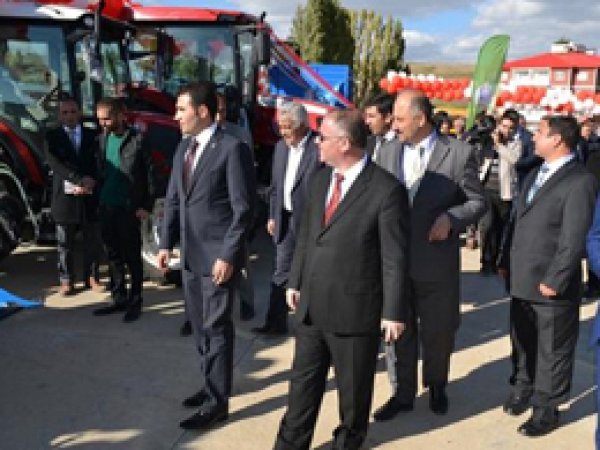 Çiftçilere Hibe Destekli Tarım Aletleri Verildi 