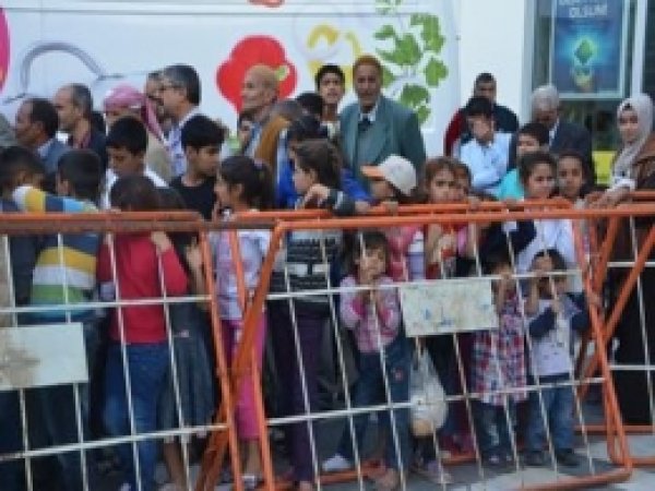 Urfa'da Aşure Tatlısı Dağıtıldı 