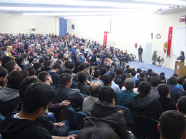 Elazığ'da 'Öykülerle Hayat Dersi' Konferansı 