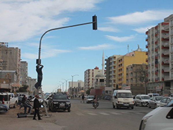 Kızıltepe'de Trafik ışıkları Onarılmaya Başlandı 