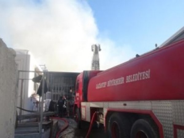 Gaziantep'te Ambalaj Fabrikasında Yangın 