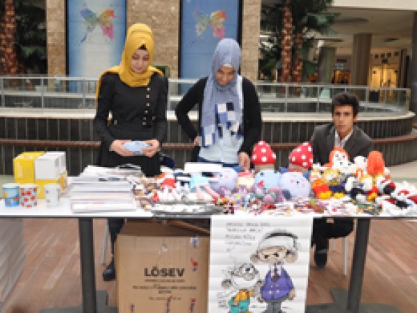 Batman Üniversitesi'nden LÖSEV'e Destek 