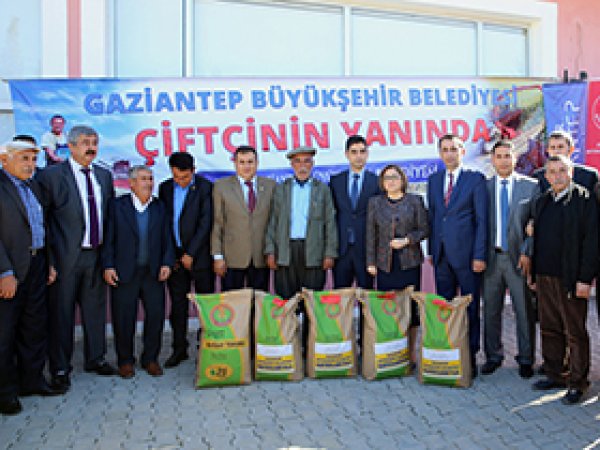 Antep'te Çiftçilere Sertifikalı Tohum Dağıtıldı 