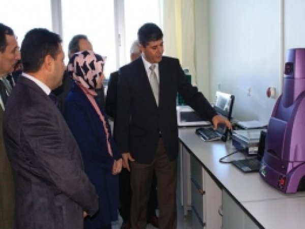Dicle Üniversitesinde Moleküler Biyoloji Laboratuarı Açıldı 