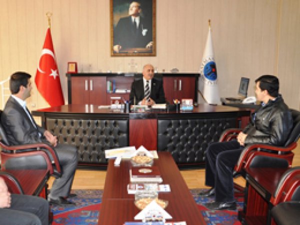 İdeal Gençlik Topluluğundan Rektör Uluçam'a Ziyaret 