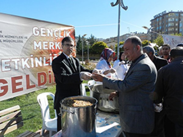 Mardin'de 3 Bin Kişiye Aşure İkram Edildi 